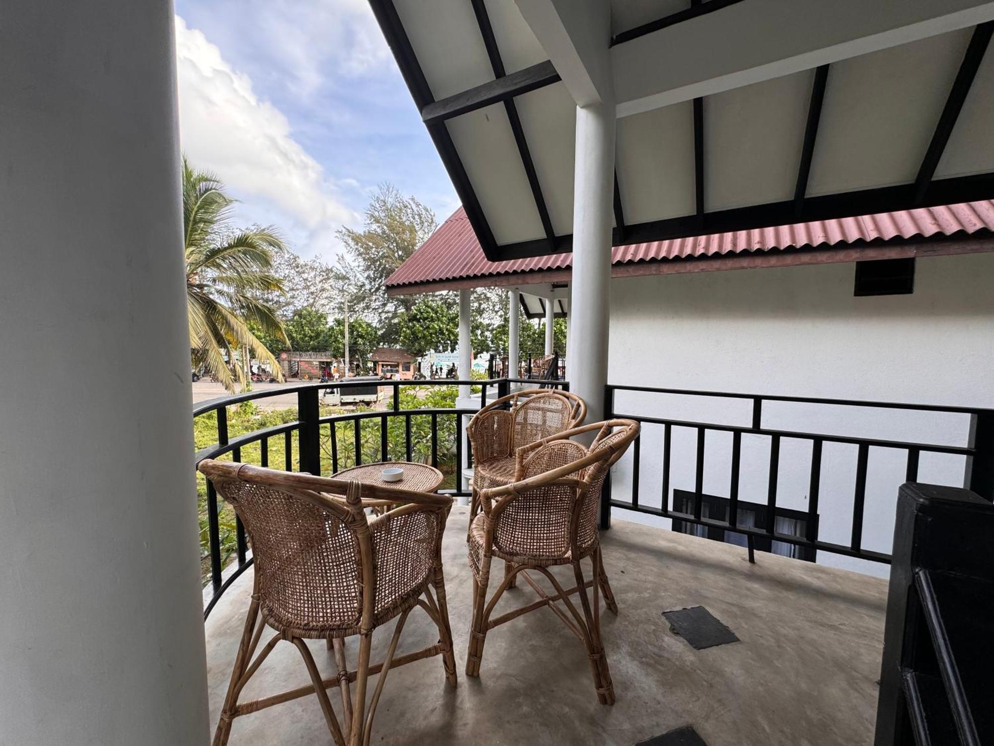 Neo Bay Hotel Weligama Luaran gambar