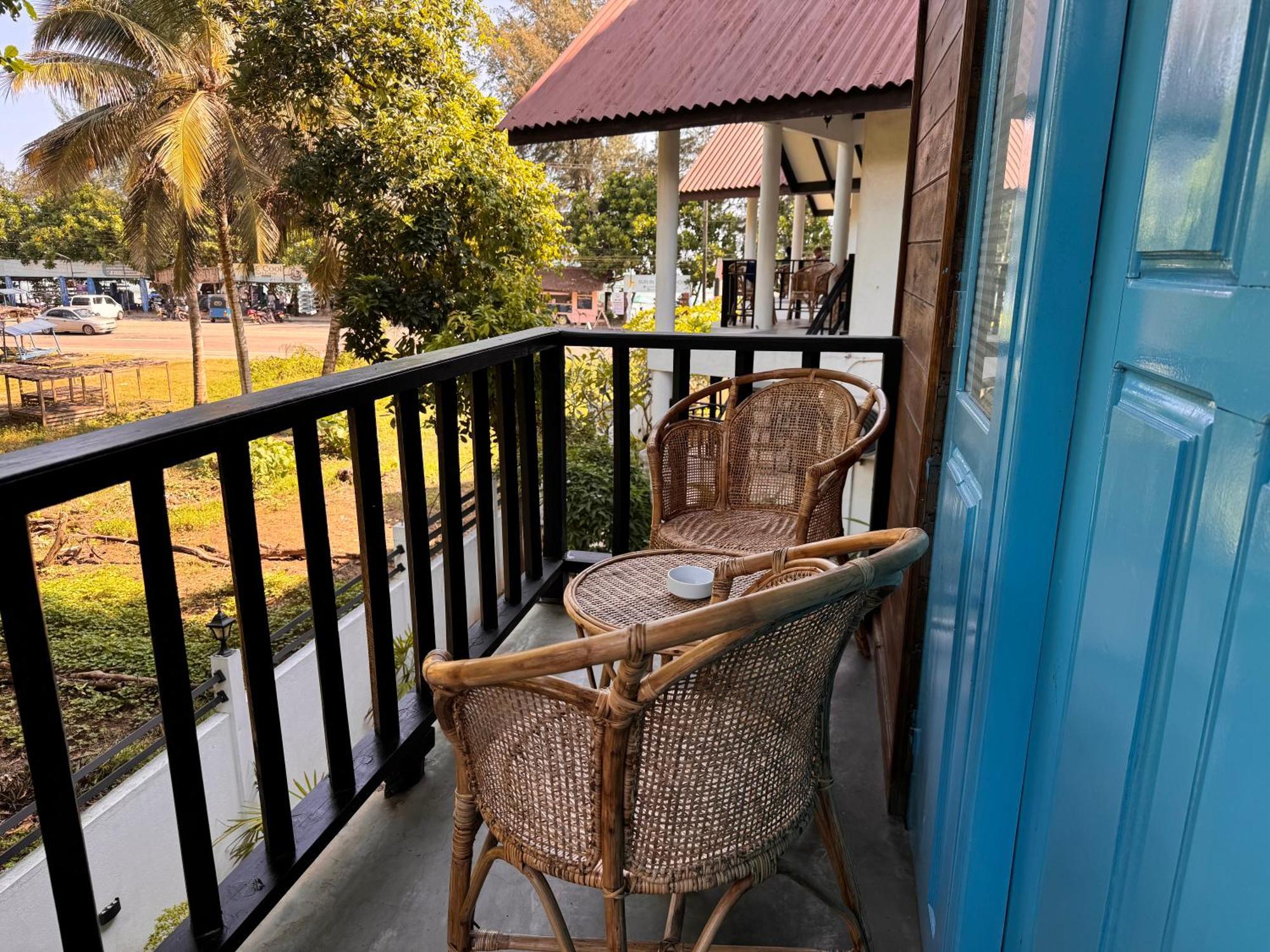 Neo Bay Hotel Weligama Luaran gambar