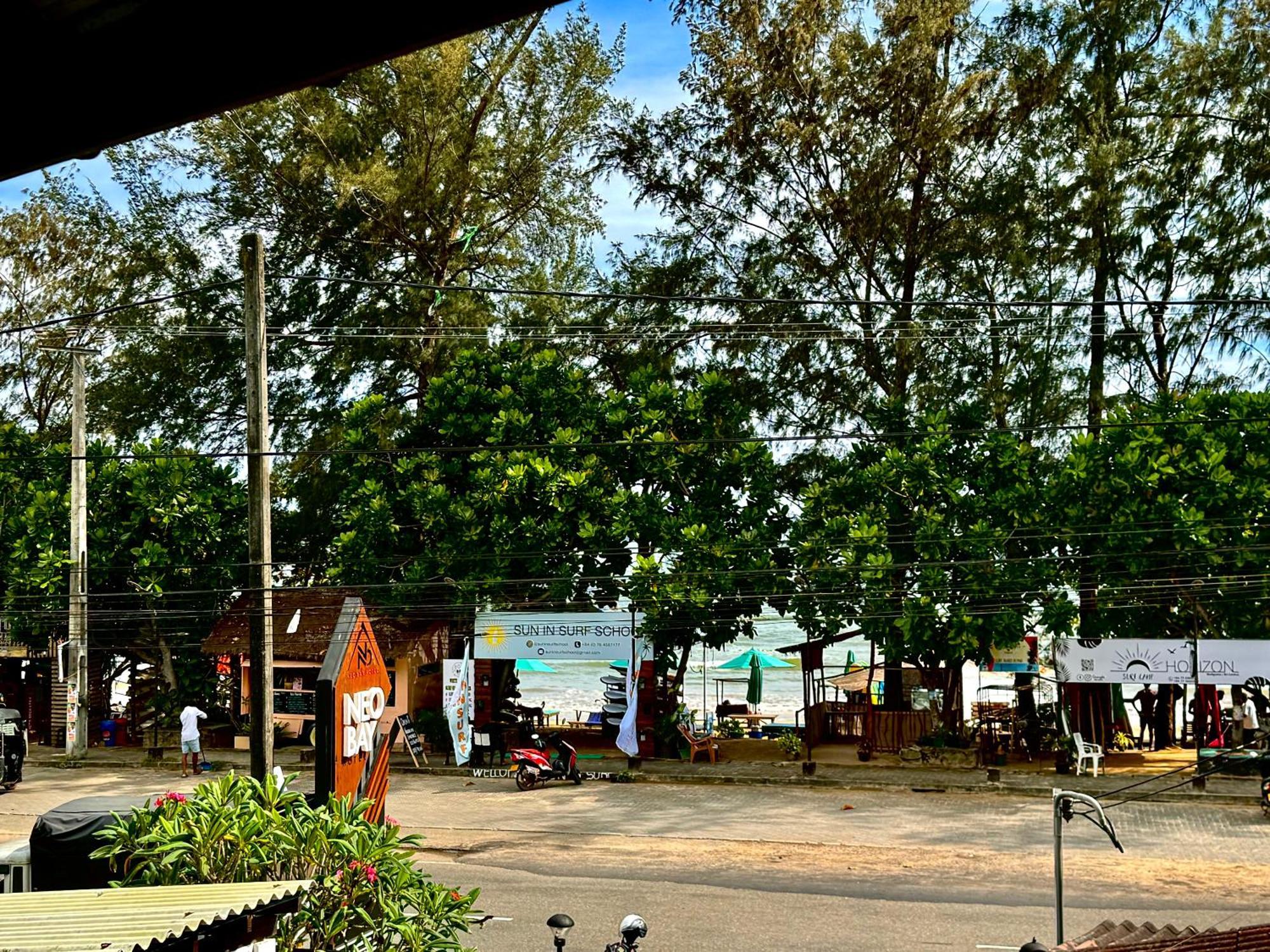 Neo Bay Hotel Weligama Luaran gambar