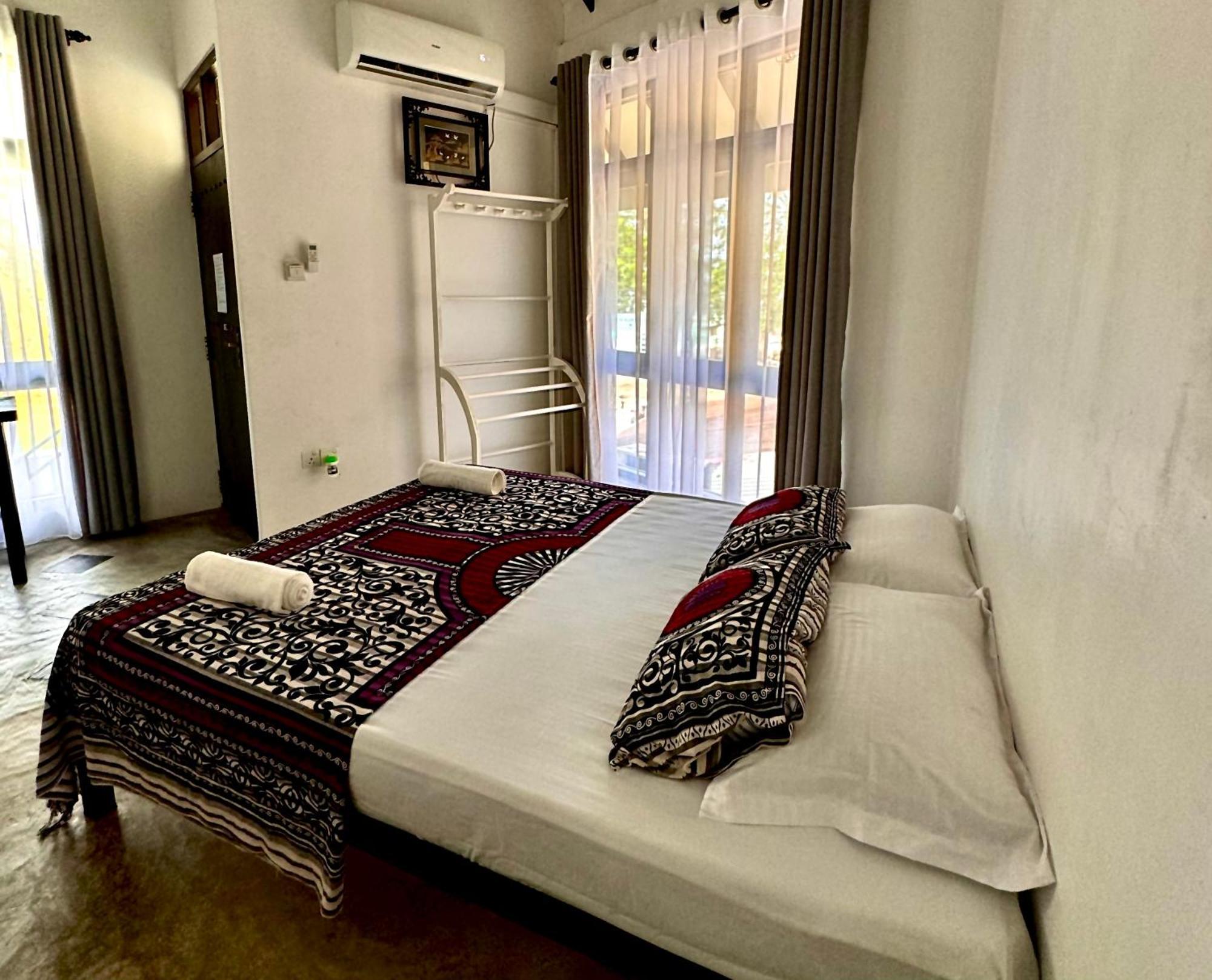 Neo Bay Hotel Weligama Luaran gambar