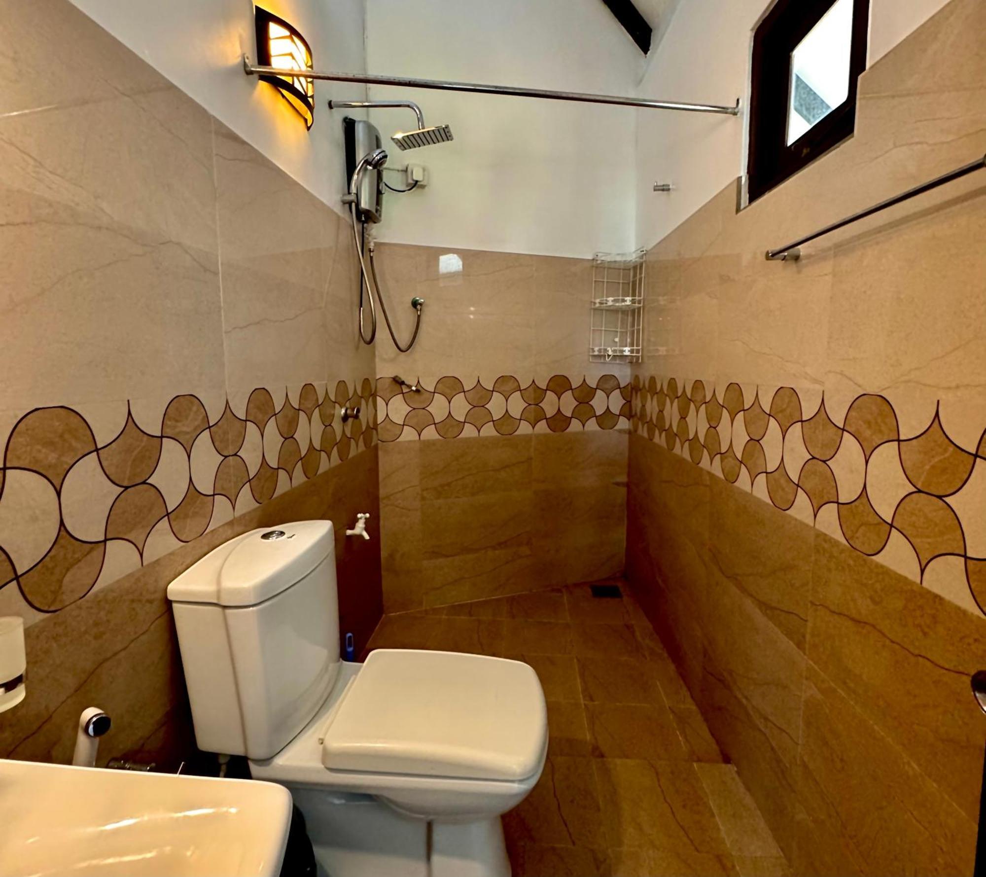 Neo Bay Hotel Weligama Luaran gambar