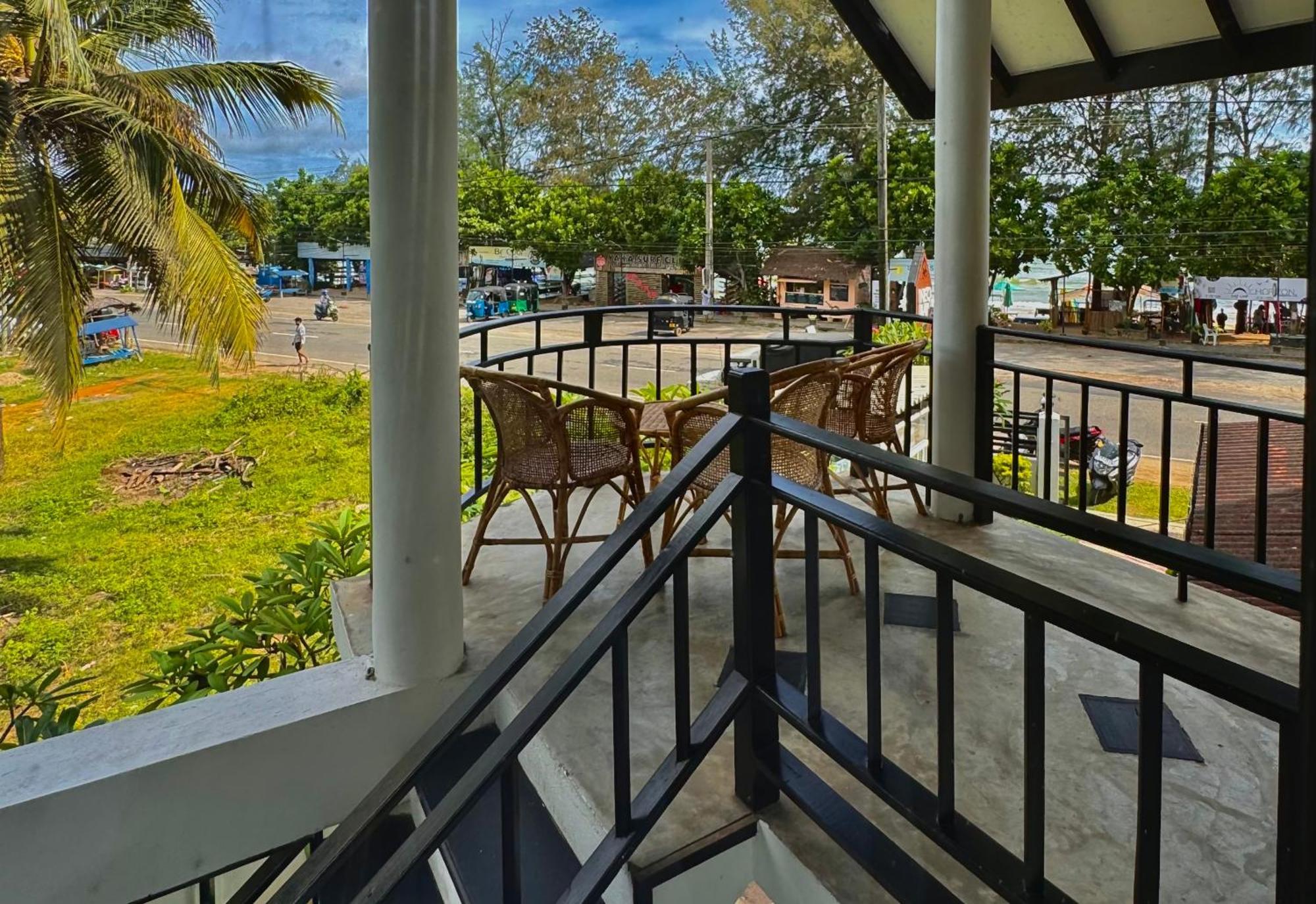 Neo Bay Hotel Weligama Luaran gambar