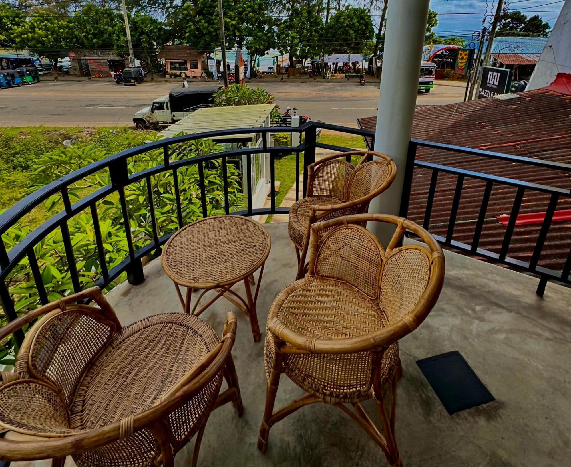 Neo Bay Hotel Weligama Luaran gambar