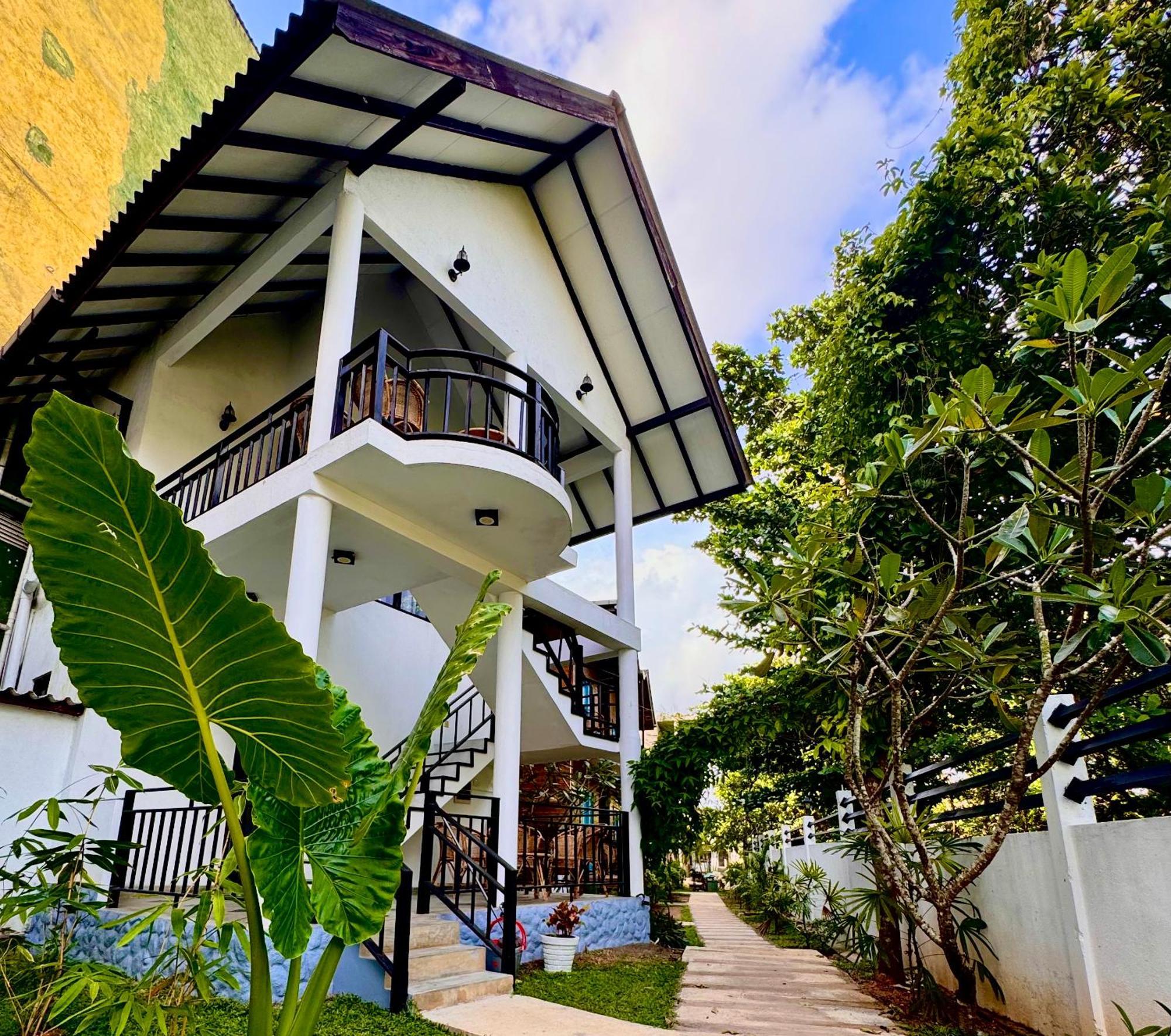 Neo Bay Hotel Weligama Luaran gambar