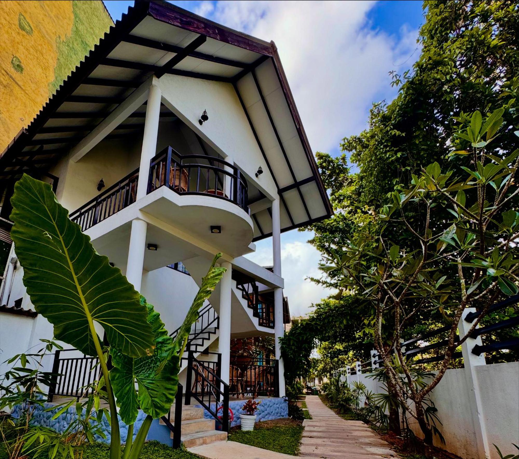 Neo Bay Hotel Weligama Luaran gambar